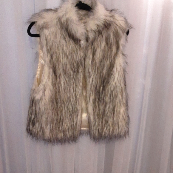 Faux fox fur vest satin lined - Picture 1 of 1